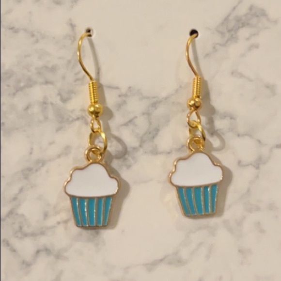 🔴Handmade Cupcake Earrings🧁 - Picture 2 of 4
